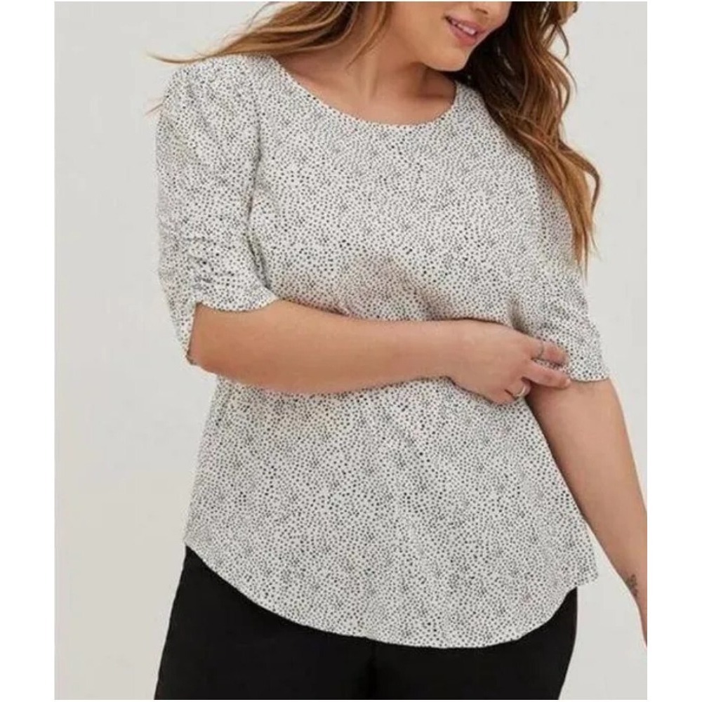 Torrid White with Black Polka Dots Keyhole Neck Blouse Ruched Sleeve Size 2X